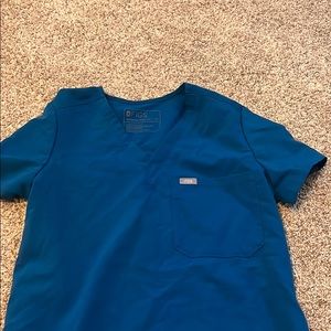 Xs figs one pocket top color alps